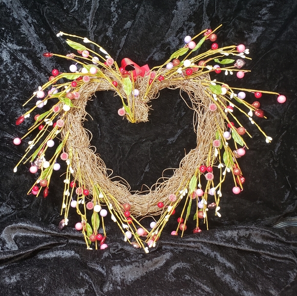 Heart Shaped Wreath NWT - Picture 1 of 6